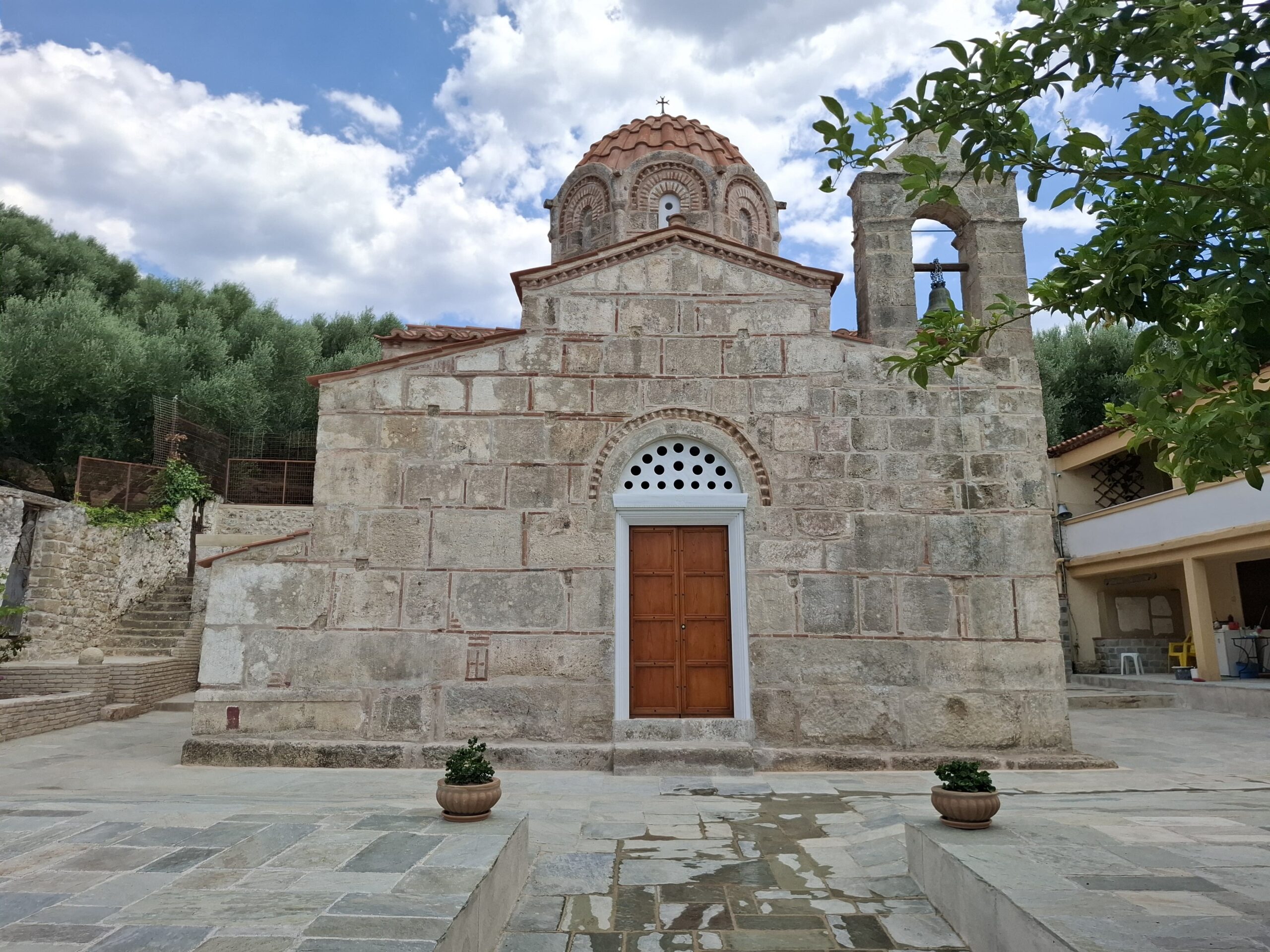 Ι.Μ. Ελληνικών (Παλαιόκαστρου)