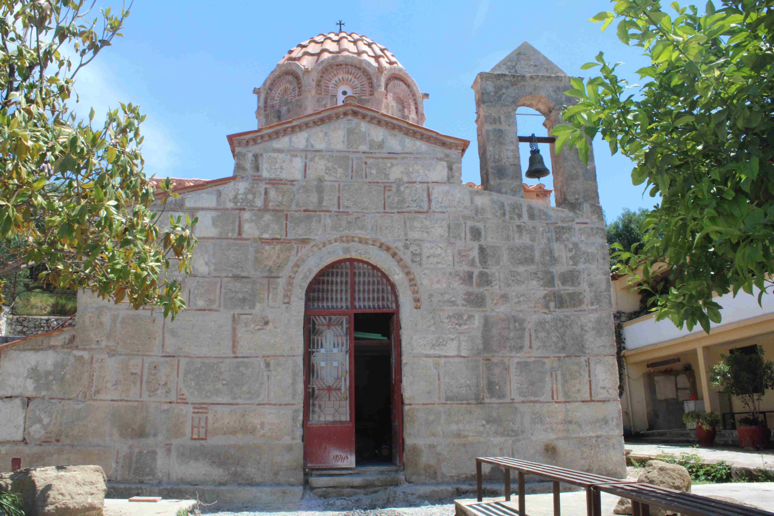 Ι.Μ. Ελληνικών (Παλαιόκαστρου)